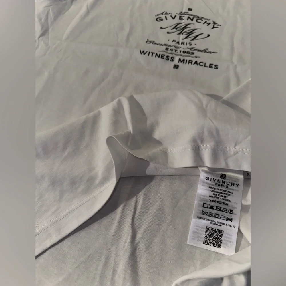 Givenchy MMW print cotton T-shirt size Small New Without Tags unisex Authentic - Picture 4 of 7